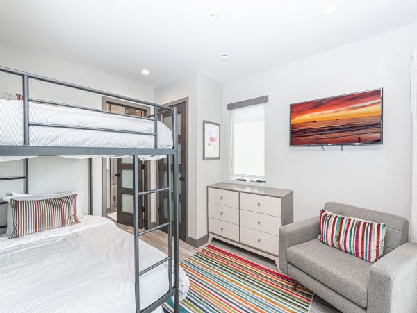 Newport Beach Home 998390