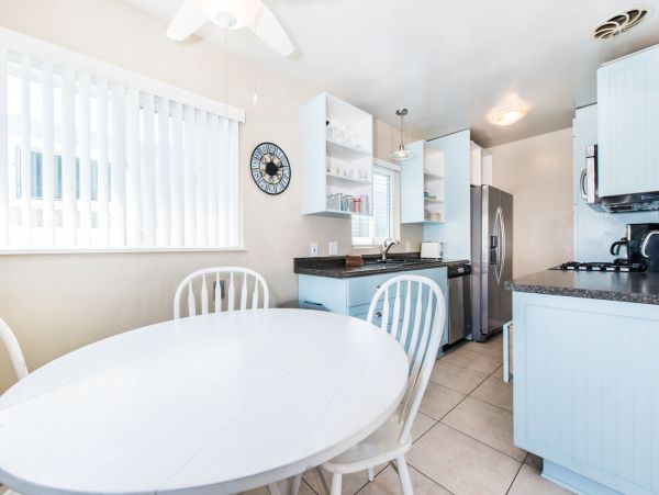 Newport Beach Home 998391