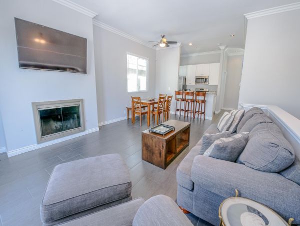 Newport Beach Home 998394