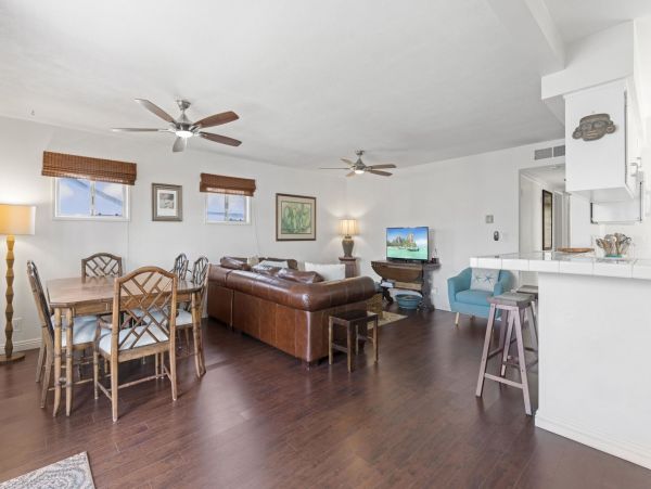 Newport Beach Home 998396
