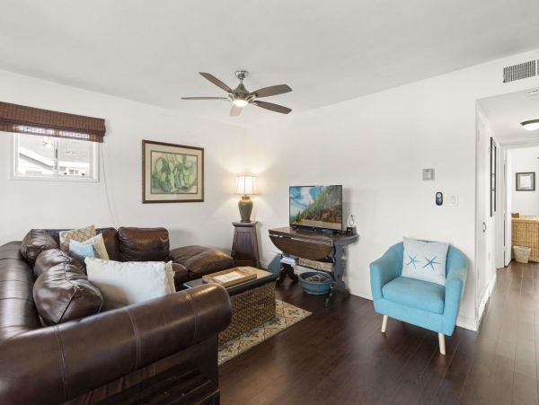 Newport Beach Home 998396