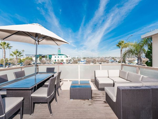Newport Beach Home 998397
