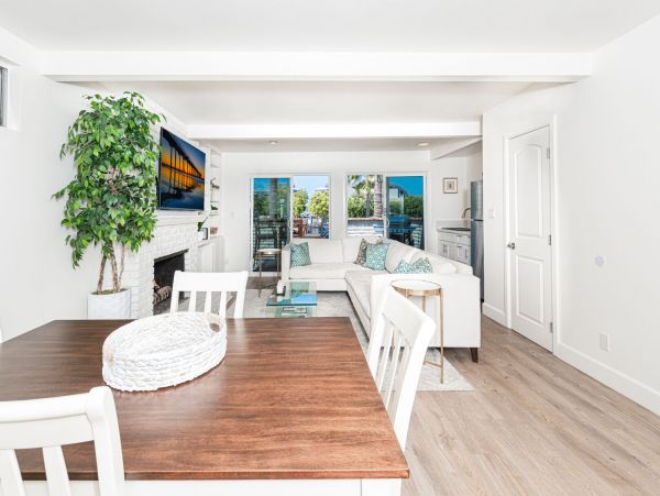 Newport Beach Home 998398