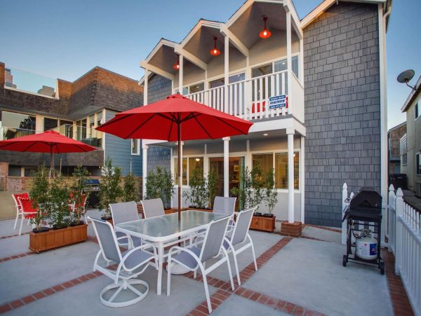 Newport Beach Home 998399