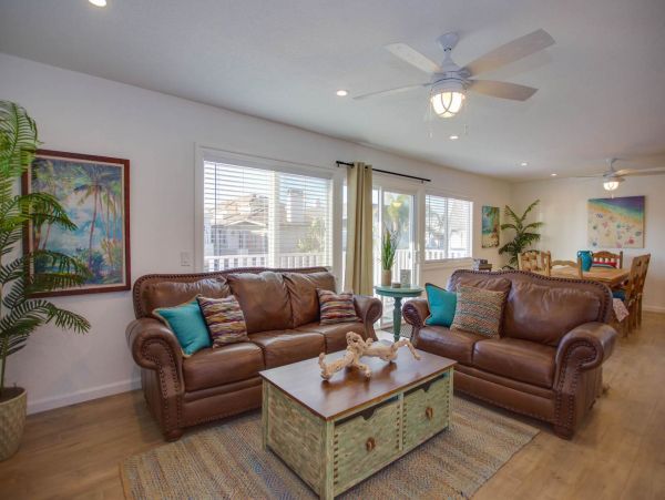 Newport Beach Home 998399