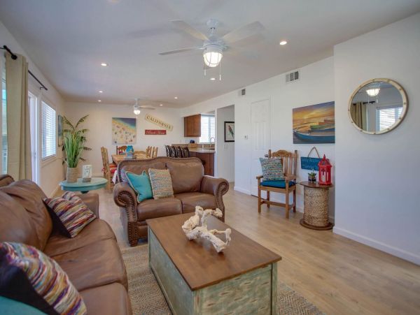 Newport Beach Home 998399