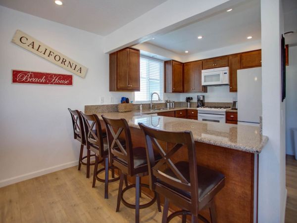 Newport Beach Home 998399