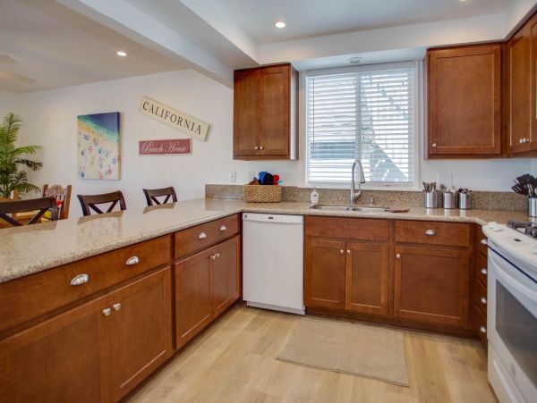 Newport Beach Home 998399