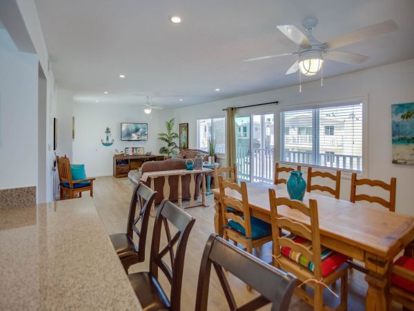 Newport Beach Home 998399