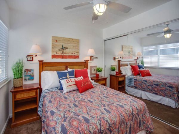 Newport Beach Home 998399