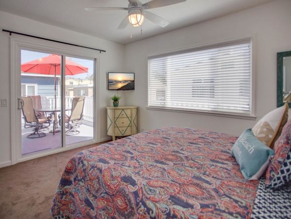 Newport Beach Home 998399
