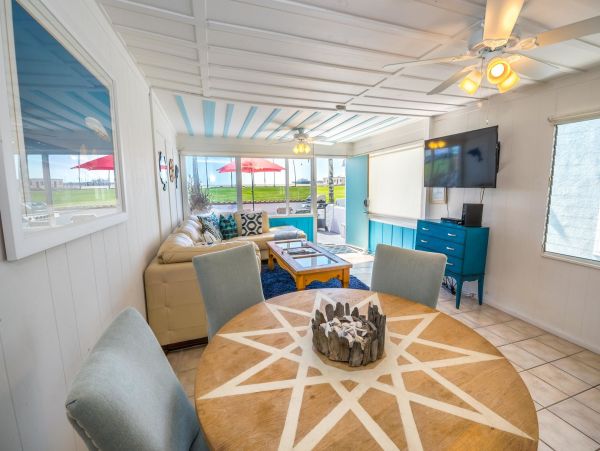 Newport Beach Home 998402
