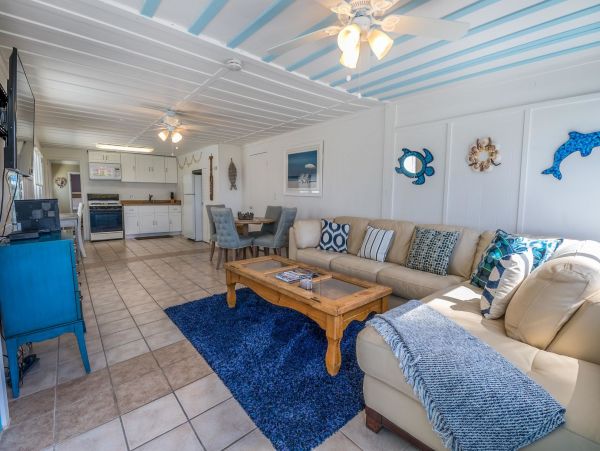 Newport Beach Home 998402