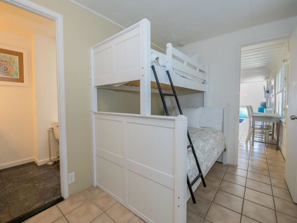 Newport Beach Home 998402
