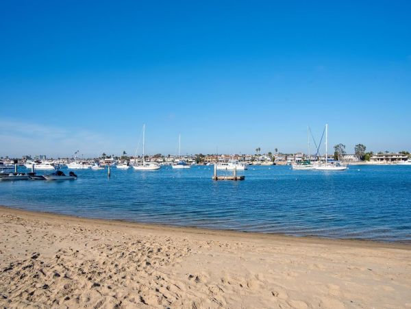 Newport Beach Home 998404