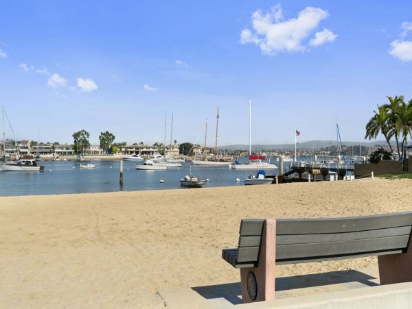Newport Beach Home 998404