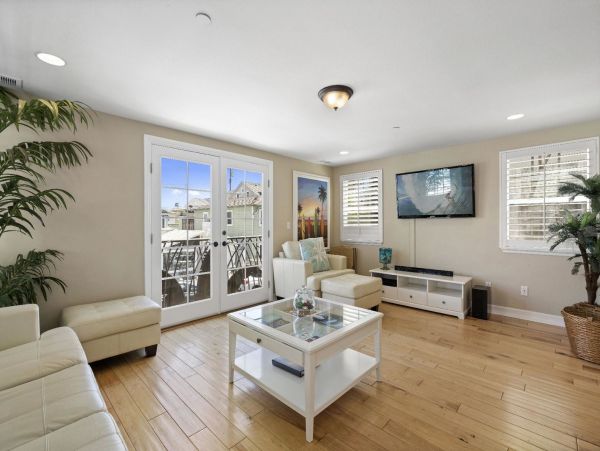 Newport Beach Condo 998409