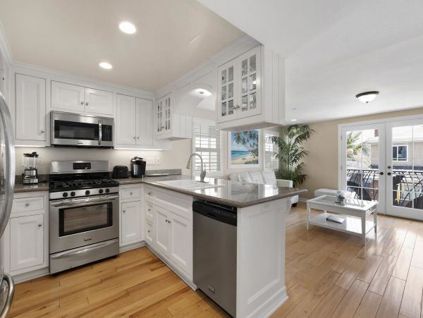 Newport Beach Condo 998409