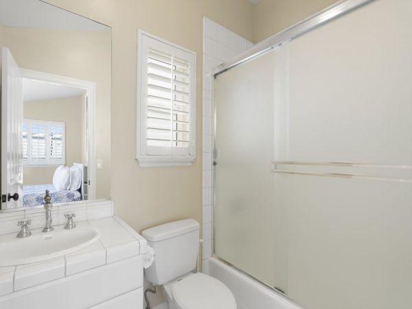 Newport Beach Condo 998409