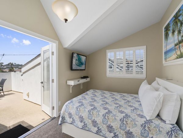 Newport Beach Condo 998409