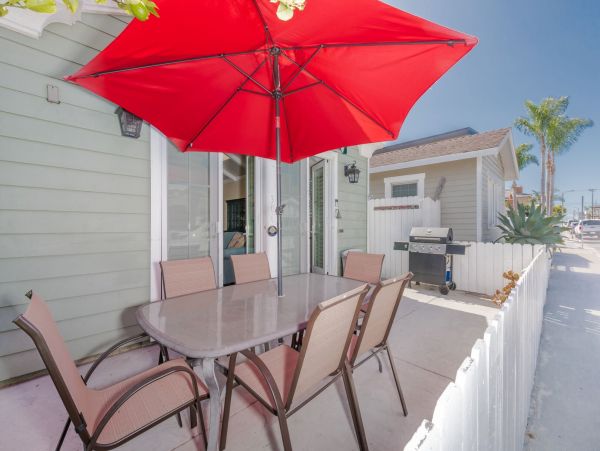 Newport Beach Home 998410
