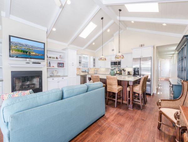 Newport Beach Home 998410