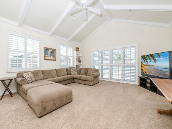 Newport Beach Home 998410