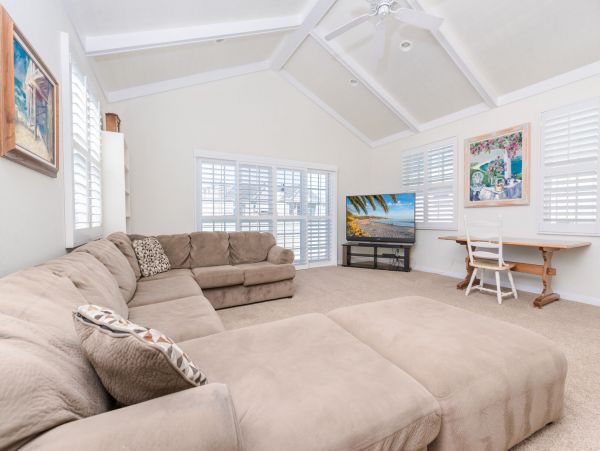 Newport Beach Home 998410