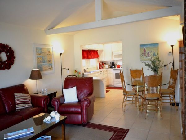 Newport Beach Home 998411