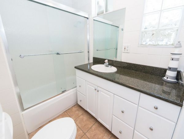 Newport Beach Home 998417