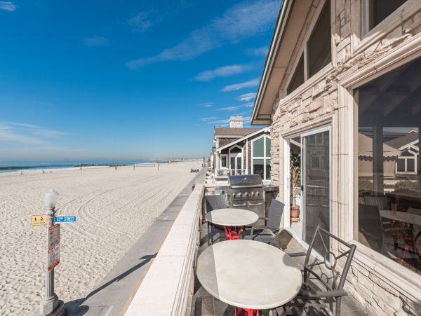 Newport Beach Home 998419