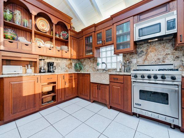 Newport Beach Home 998419