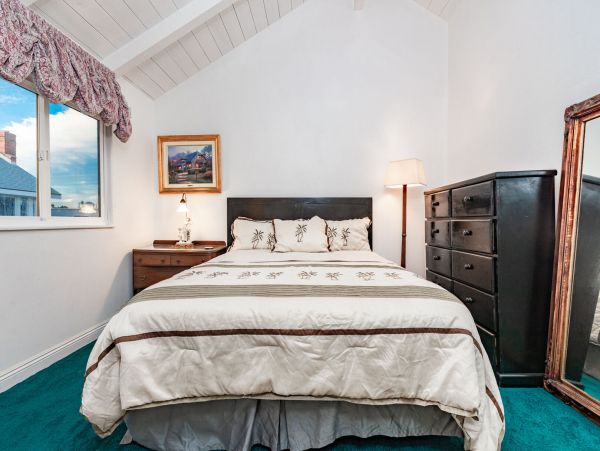 Newport Beach Home 998419