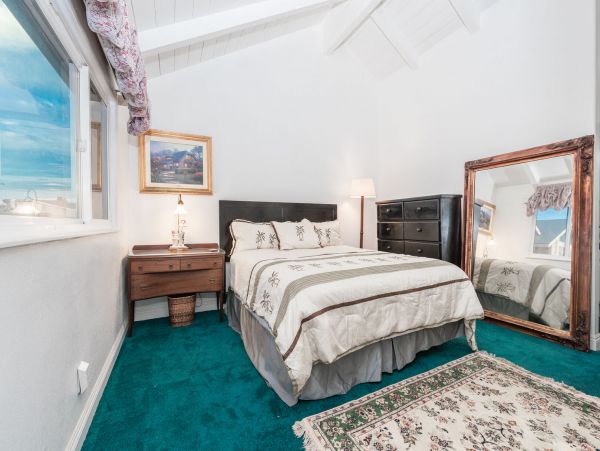 Newport Beach Home 998419