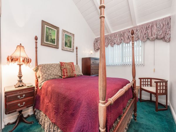 Newport Beach Home 998419