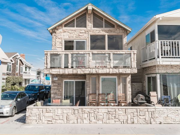 Newport Beach Home 998419