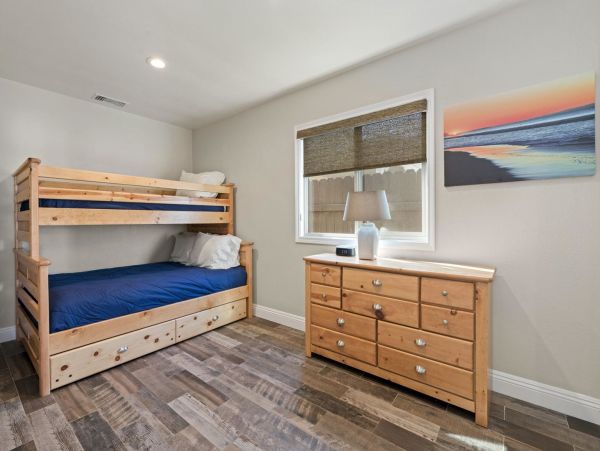Newport Beach Condo 998422