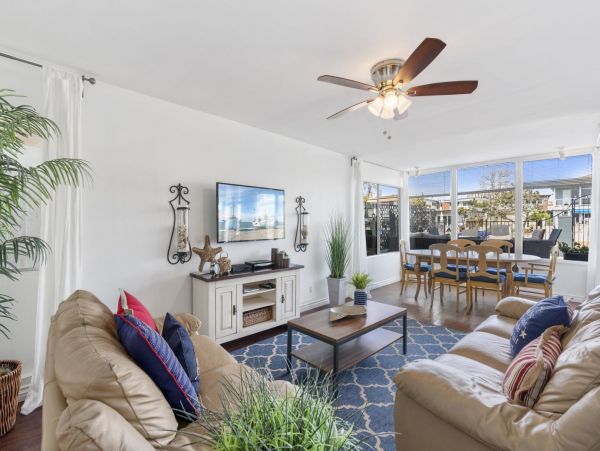 Newport Beach Home 998426