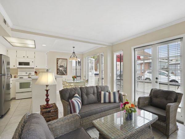 Newport Beach Home 998427