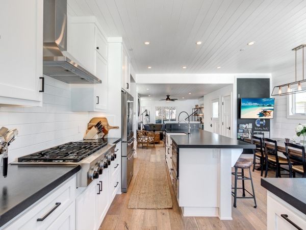 Newport Beach Home 998430
