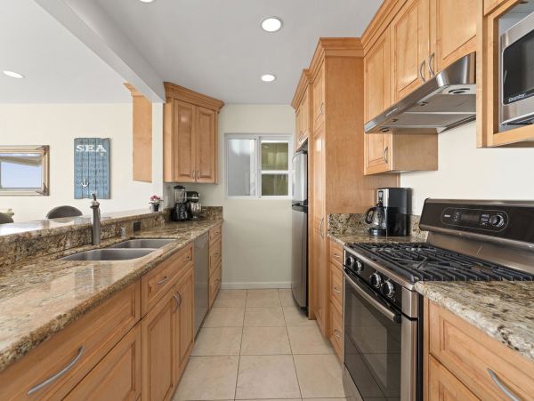 Newport Beach Condo 998431