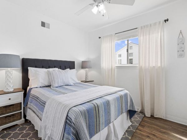 Newport Beach Home 998433
