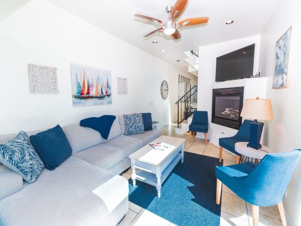 Newport Beach Condo 998434