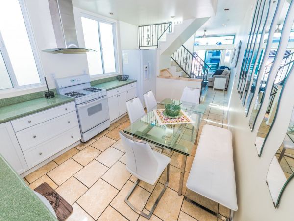 Newport Beach Condo 998434