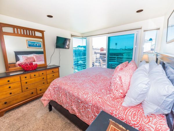 Newport Beach Condo 998434