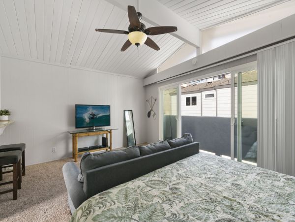 Newport Beach Condo 998435
