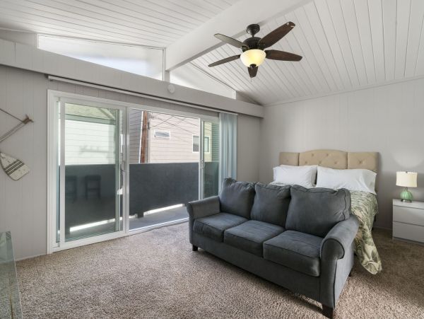 Newport Beach Condo 998435