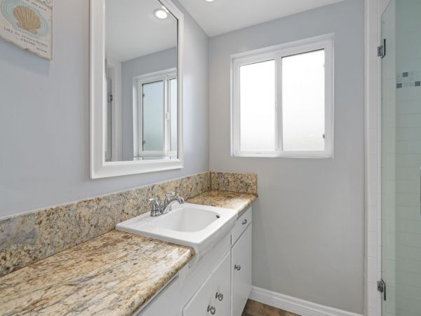 Newport Beach Condo 998435