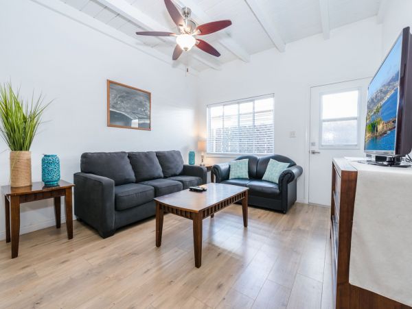 Newport Beach Home 998437