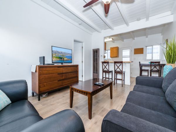 Newport Beach Home 998437